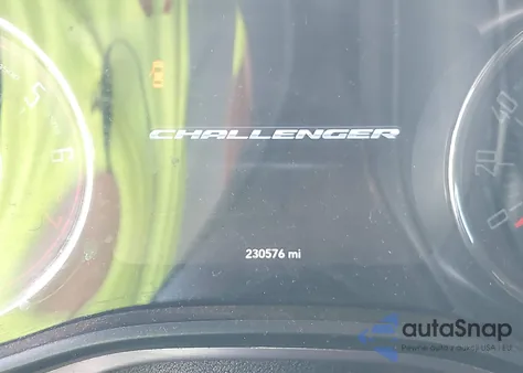 2018 Dodge Challenger Sxt z USA, uszkodzony, nr VIN 2C3CDZAGXJH242121